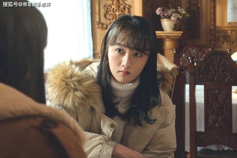 如果很哥没记错的话,黄子琪曾在赵丽颖领衔主演的电视剧《风吹半夏》
