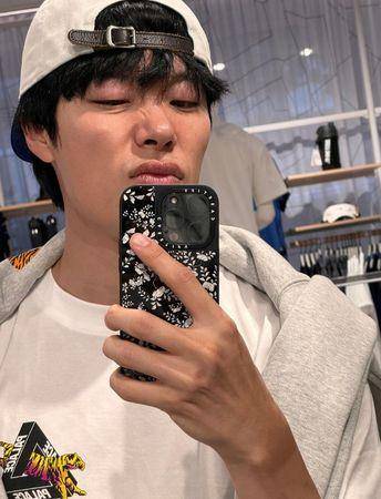 原创韩韶禧柳俊烈爆热恋夏威夷饭店泳池约会双方公司发声