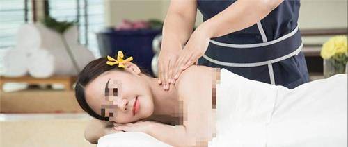 每当她度过业务繁忙期以后,都会专门到家附近的理疗会所去享受一番.