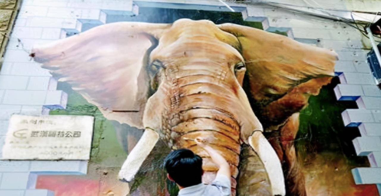 原创现实版神笔马良他画了一扇门骗得所有人都要绕路走