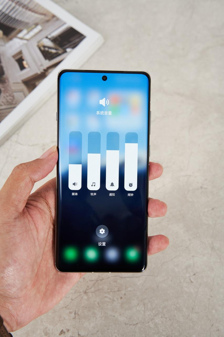 最近oppo find x7 ultra的coloros 14_进行_调节_音量