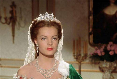 身高1米72,腰围45厘米,怀孕期间仍在束腰_身材_宫廷_时候