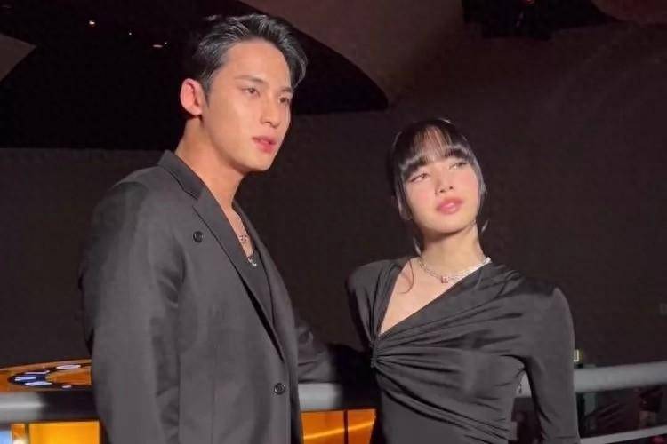 原创lisa和男爱豆互动两人显得很般配网友感叹可惜她有传闻男友