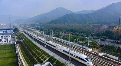 原创张吉怀高铁通车在即时速可达350公里吉首或成大赢家