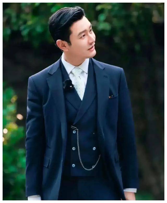 黄晓明新剧加量惊现变胖英俊形象静消凸肚抢尽风头