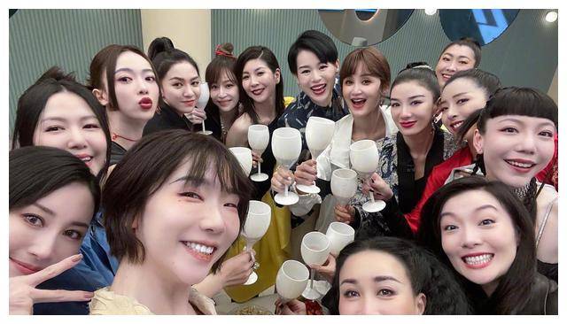 你们说,《浪姐》这样的节目,编出个全套阵容根本不费劲啊,毕竟想参赛