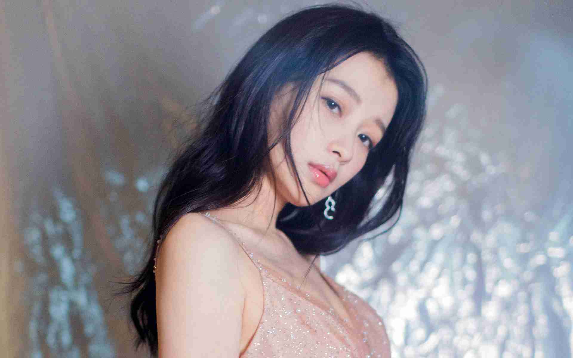 孙怡滕光正恋情再添实锤!ip地址相同,被网友在冰岛偶遇