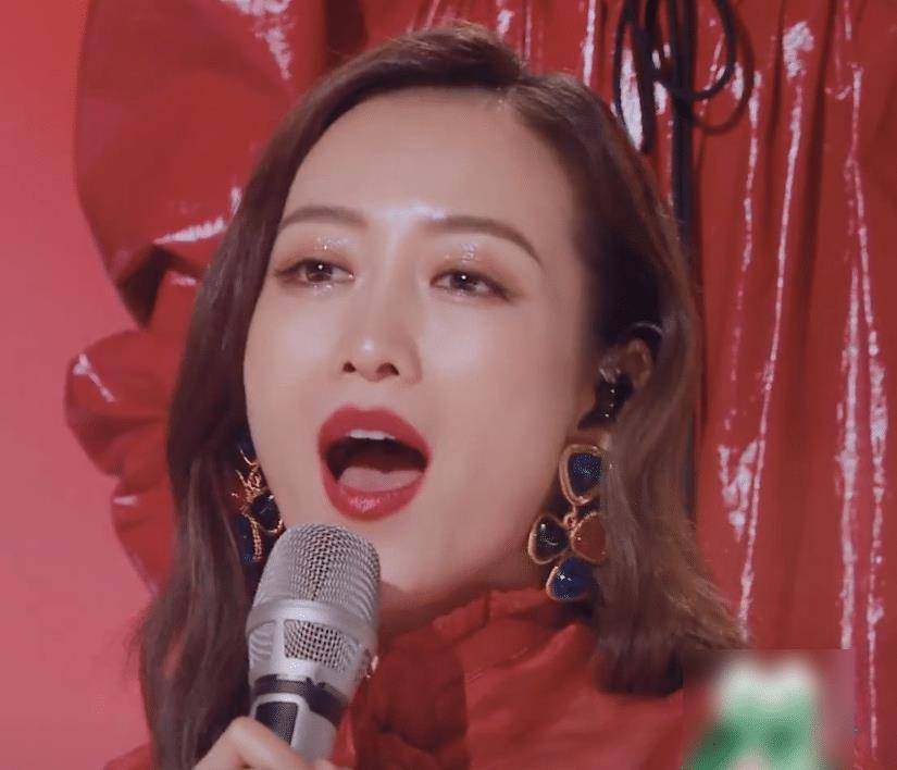 原创浪姐2怼脸拍特写李菲儿阿兰像洋娃娃我却被张柏芝美到了