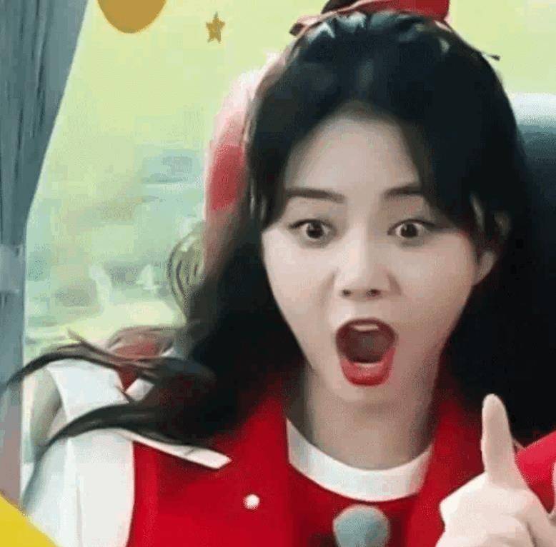 请来四大女神同台,我却在意蔡徐坤的挑染发色_节目_周笔畅_谭松韵