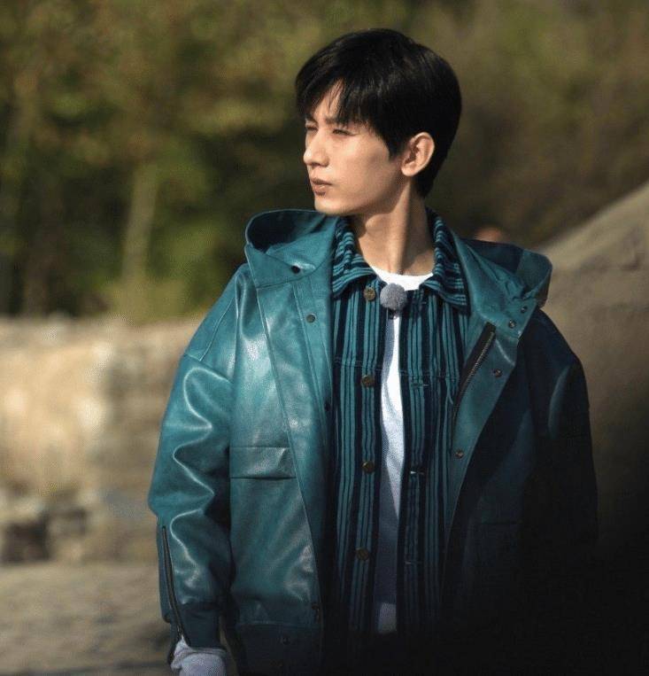 原创跑男黄河篇路透成毅皮衣造型清爽看清蔡徐坤校园男神没跑了