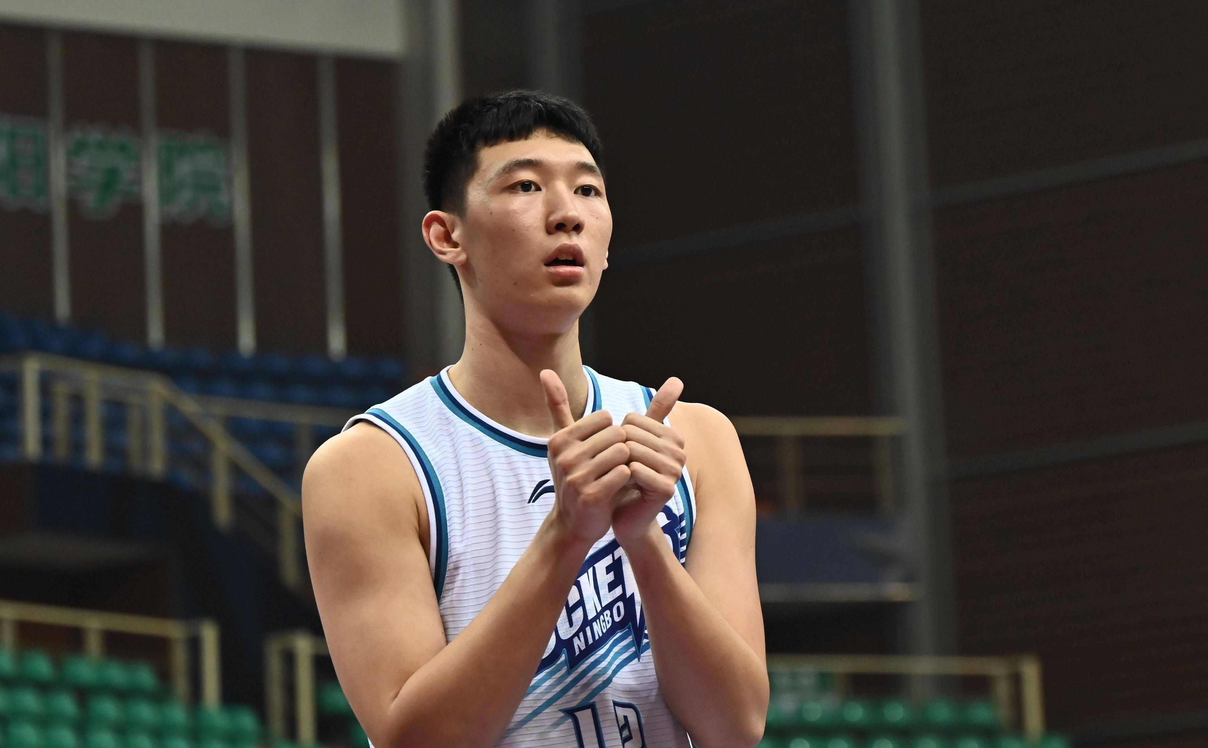 齐麟跌至第九,辽篮无人前十,榜首"杀出黑马"_刘志轩_三分球命中率