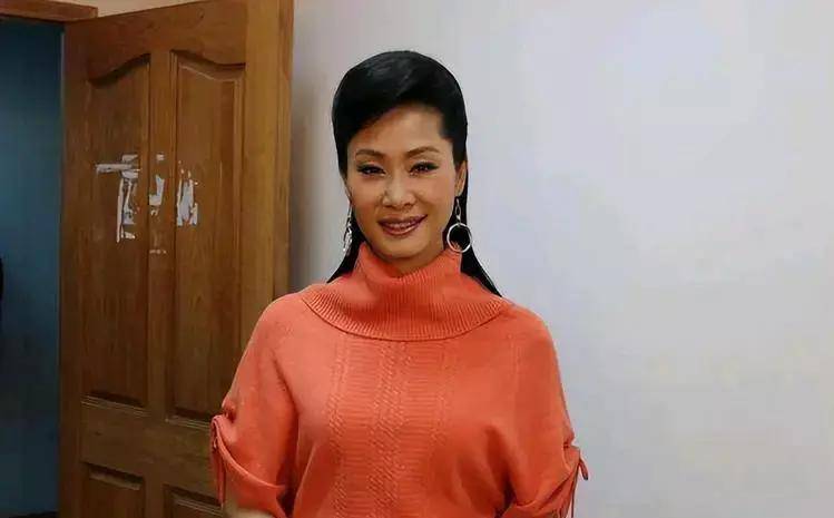 于文华从农民到歌唱家的传奇人生