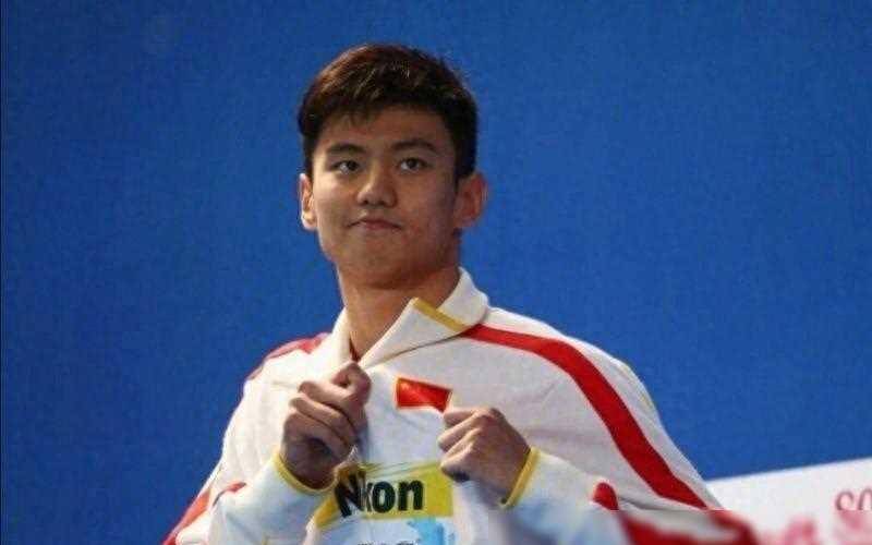 后发现,曾为国争光的宁泽涛,现已选择另一条路,令人惋_训练_游泳_叶瑾