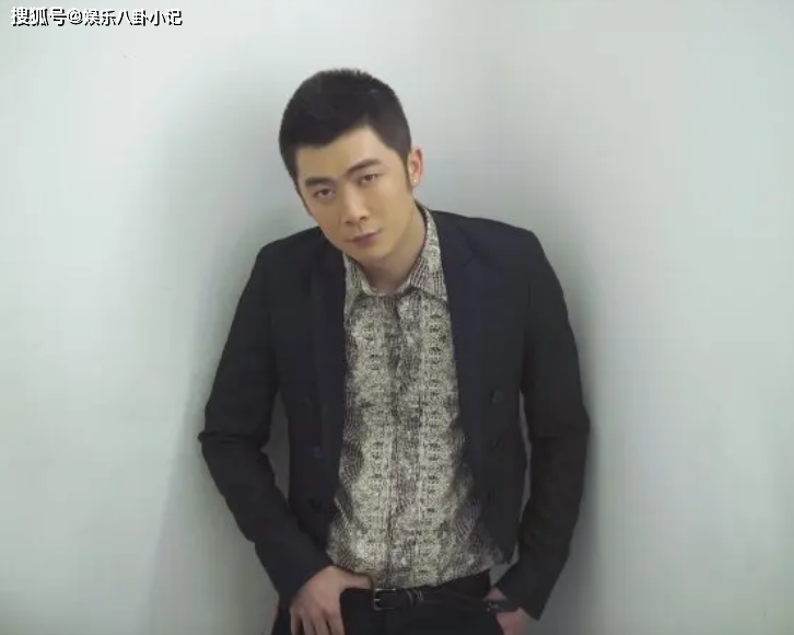 原创曹征戏里搭档赵丽颖演渣男成名戏外却宠妻15年儿女双全