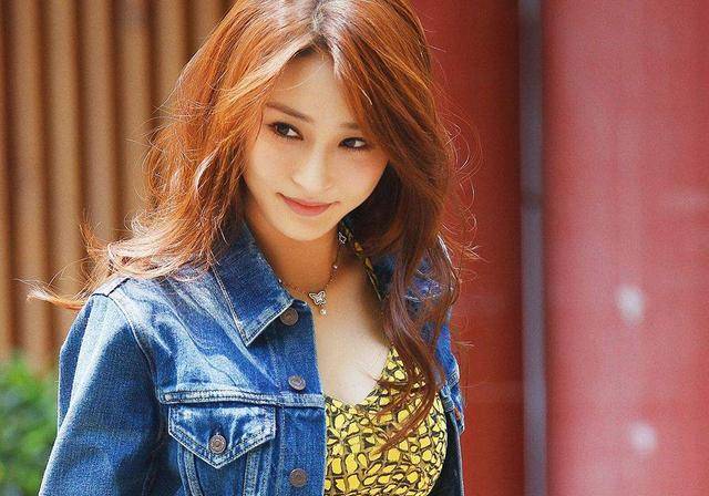 她隐瞒丈夫参加好声音,台前自爆单身,走红后火速与丈夫分手_陈冰_网友