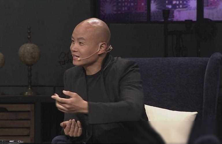 原创乐嘉在美国逛超市被拍斐济矿泉水整箱买网友国内赚钱国外花