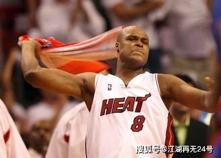 被誉为大鸟接班人,皮尔斯的大哥,巅峰场均23 9 5,被视为数据刷子