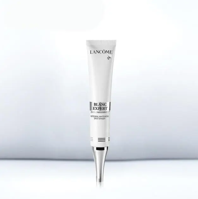 五,谷雨淡斑精华这款产品以其天然的成分和科学的配方受到了广大消费