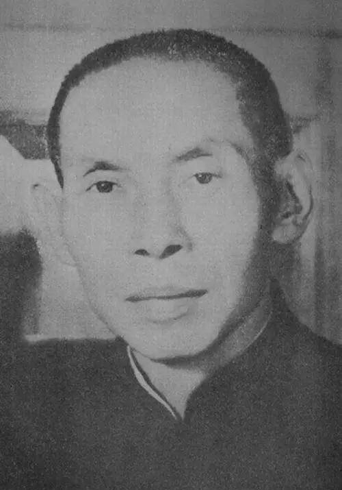 原创杜月笙找老道士算命看了道士写的14个字他瘫痪在地一病不起