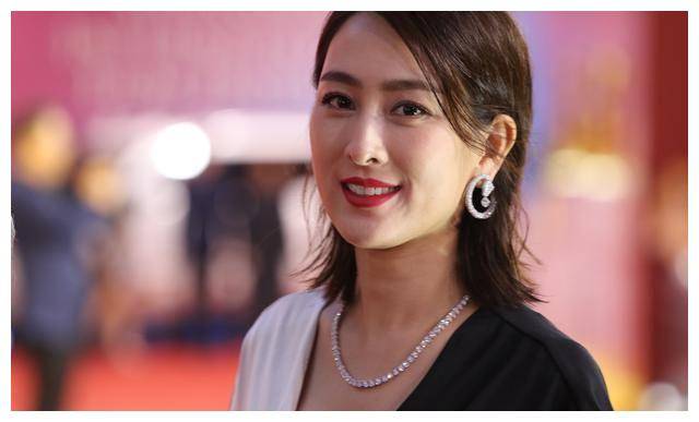 去掉滤镜马苏真实面貌惊艳众人网友称其村花冠军