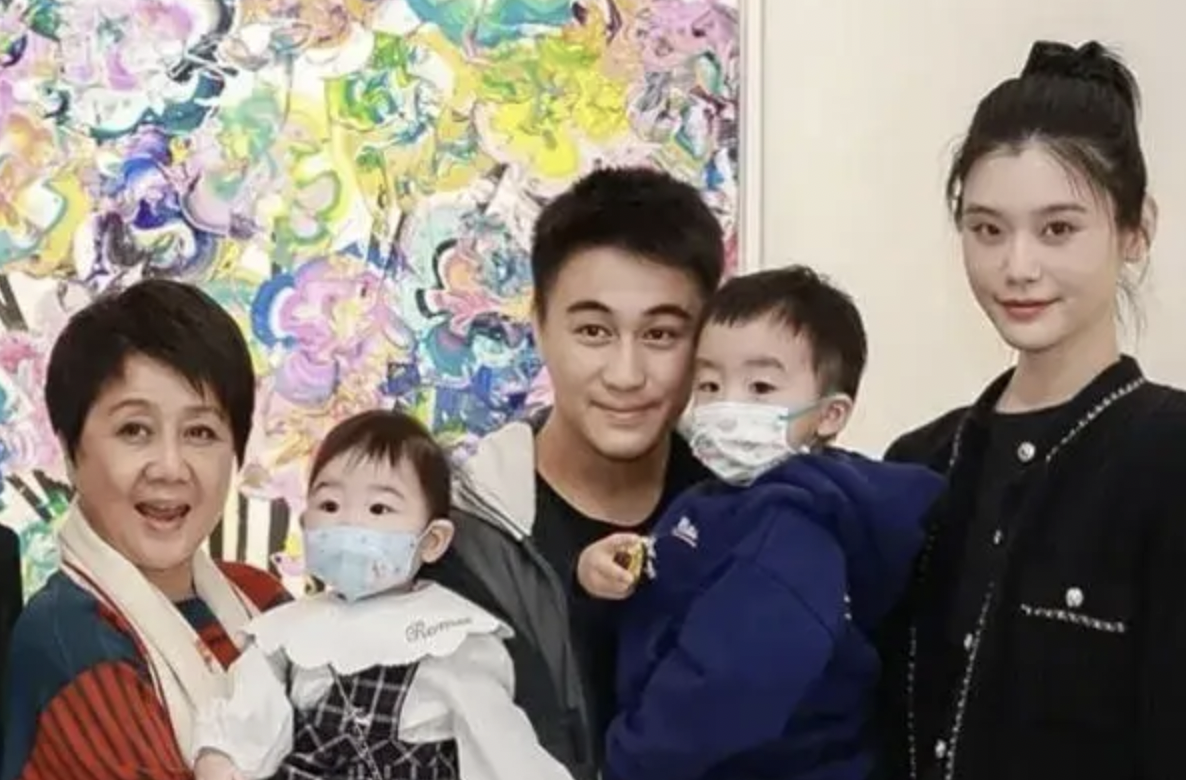 此外,赌王儿子何猷君本来也把奚梦瑶捧在手心,把价值47亿元的游轮转