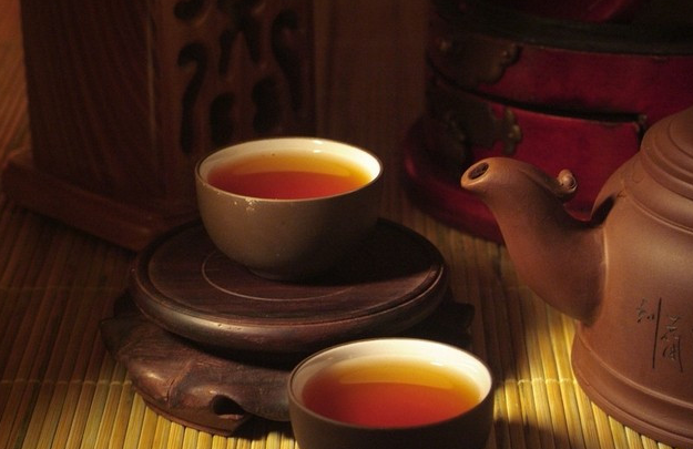 长期喝红茶会对人体有什么影响呢茶艺师说了实话句句在理