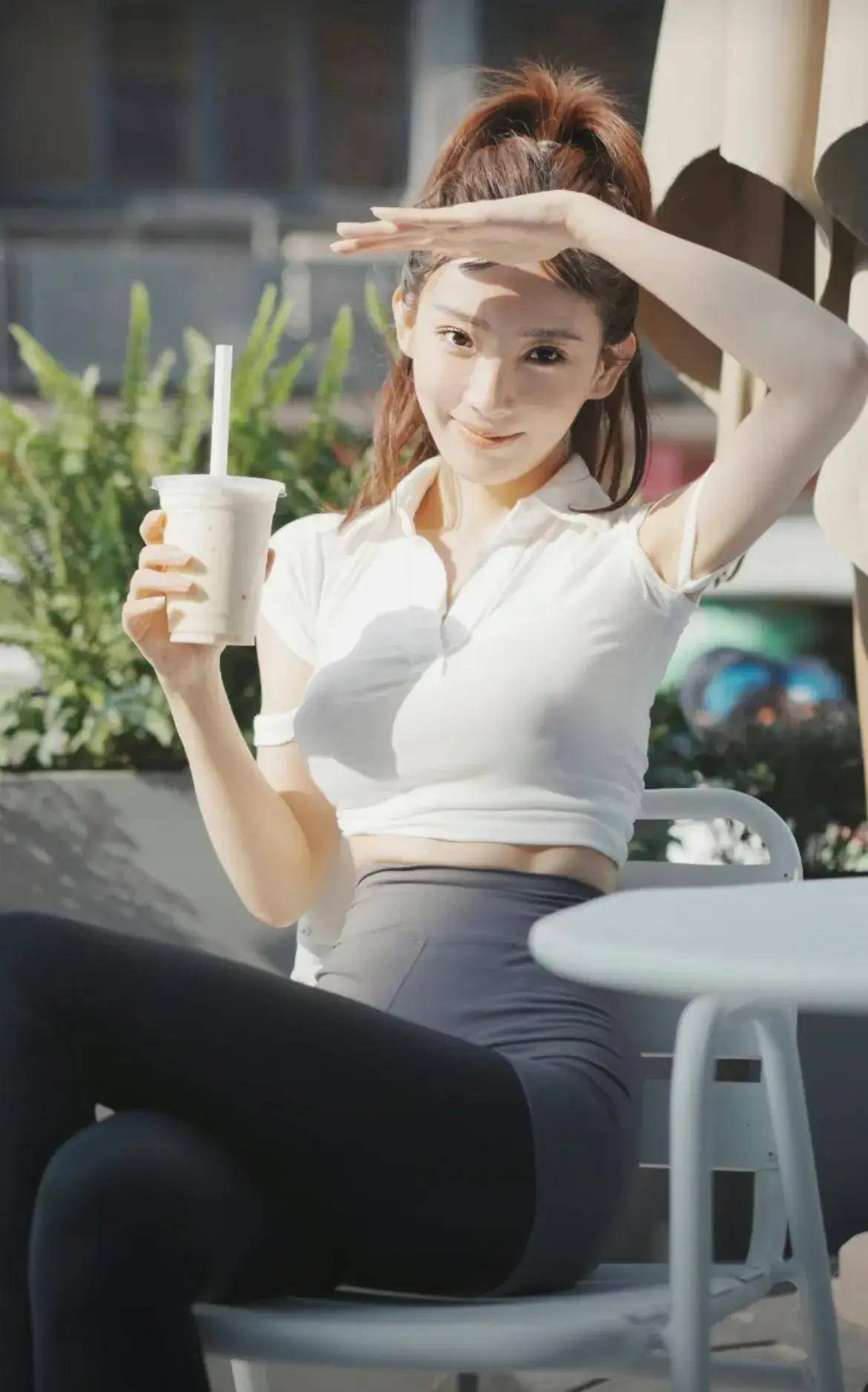 马卉是cctv少儿频道主持人别的不说马老师是懂直播的还懂男人