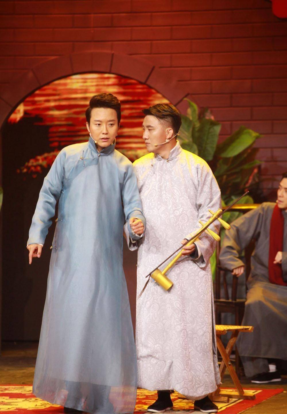 原创李玉刚跳河自杀被乞丐所救重获新生后用一首万疆一举成名