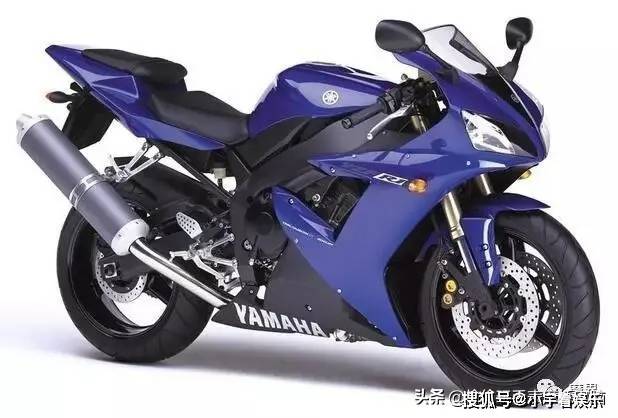 2003年yzf-r1在上一款的基础上,线条,图案略作改变而成.