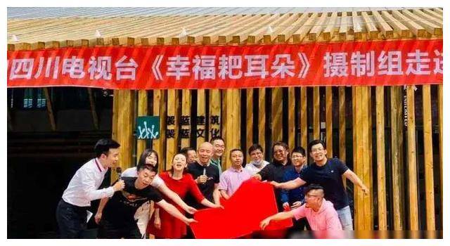 巴蜀笑星郭仕军48岁自学口技终于脱单迎向演艺巅峰