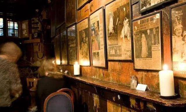 英国臀部连体姐妹各有一名丈夫姐姐死后妹妹与遗体共存2天去世