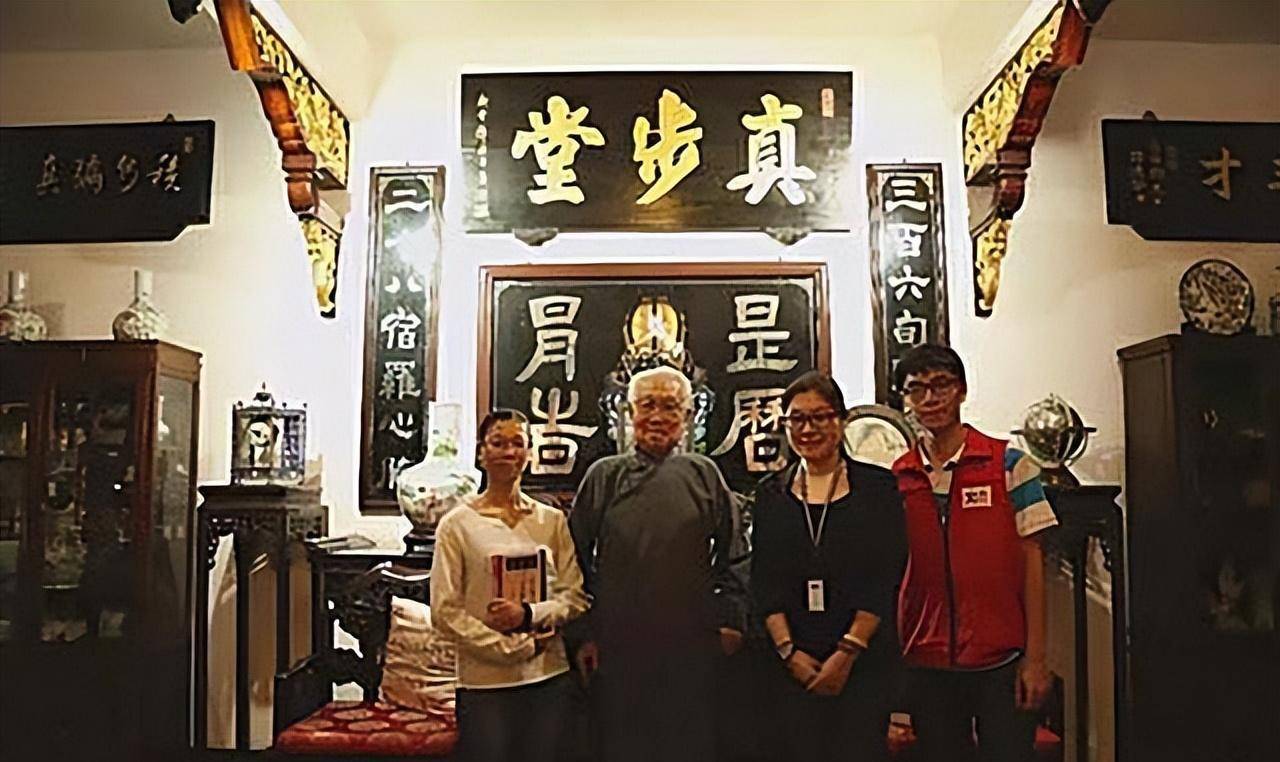 06年著名历法专家,用一句"你亡妻死得惨",就收了李嘉诚200万_蔡伯励