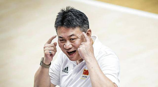 中国女排主教练蔡斌针对痛点全力冲刺巴黎奥运门票