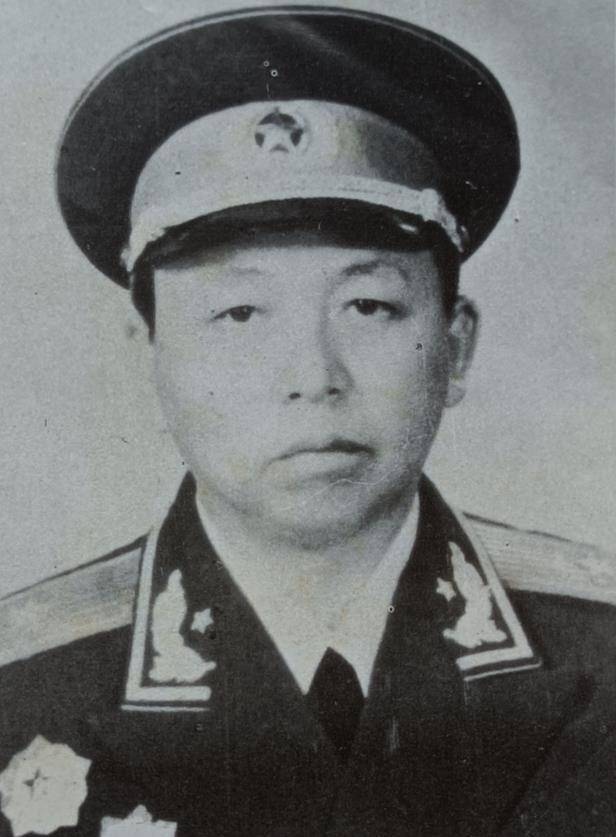 原创有人为詹才芳授中将鸣不平将军说牺牲的战友又该评什么