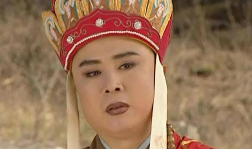 接着,唐僧便被金山寺和尚给捡到,成了一名善良的出家人并在得知自己