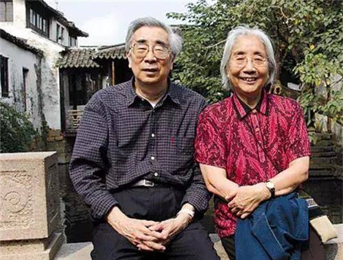 鲁迅的后人今在何处一位成高官一位成家喻户晓的明星都认识