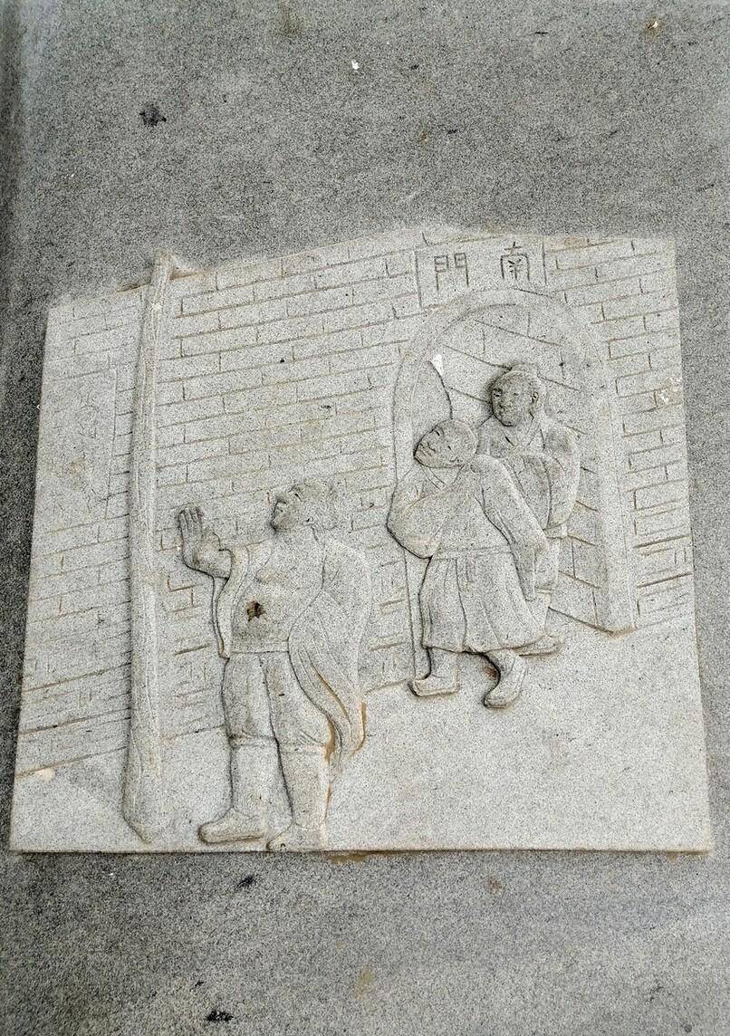 商鞅为了使民众相信秦国要变法了,于是就令人在城门立木,让他们搬木头