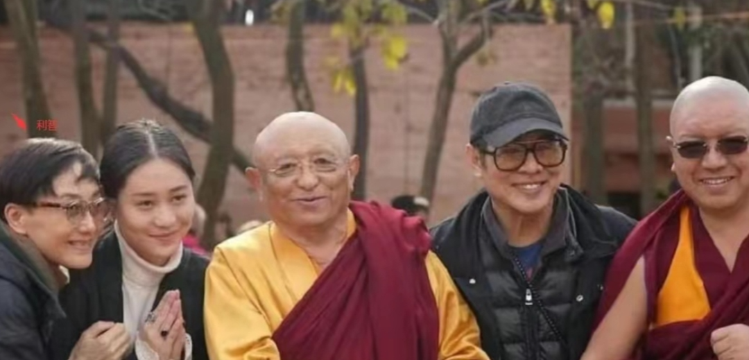 成龙70岁近照曝光引关注_李连杰_电影_身体