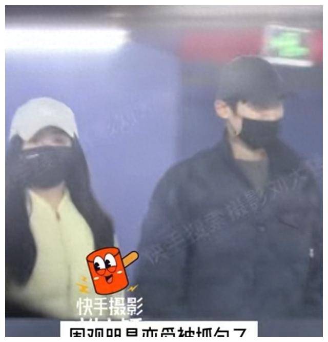 笑翻狗仔拍到大锤张含韵亮相佟梦实成失守惊现抓包
