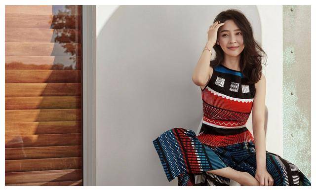 原创40岁女星秀出美背柳腰5位尽显曼妙胸腰背线优美惊艳登场