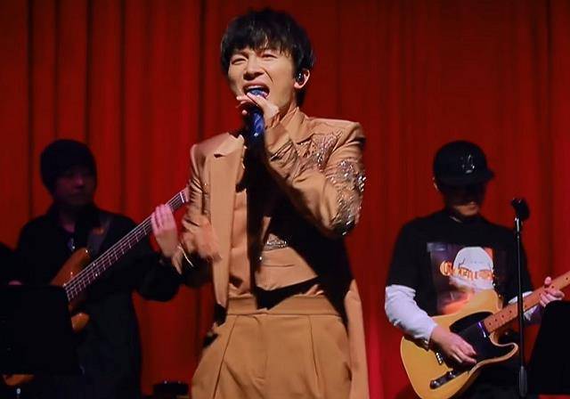 原创萧敬腾演唱被喷油腻华晨宇深情演绎我们再次夺冠