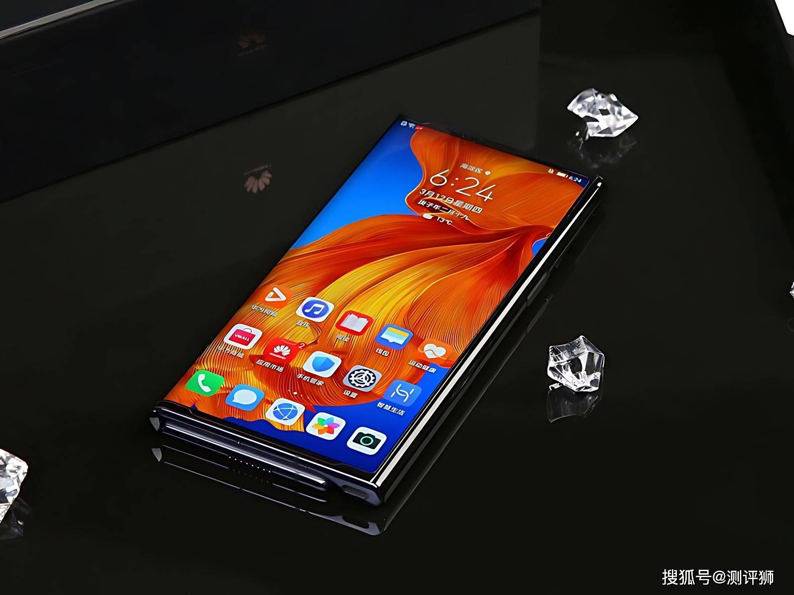 其实最值得关注的是,华为mate xs虽然是一款旧旗舰高端机,但依旧可以