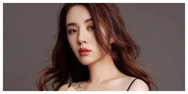 王晓晨荧幕女王胡歌张嘉译献吻倾倒前缘续写