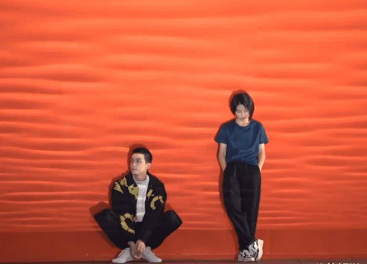 原创张子枫吴磊合作新电影拍摄海报花絮被传出这对cp有点甜