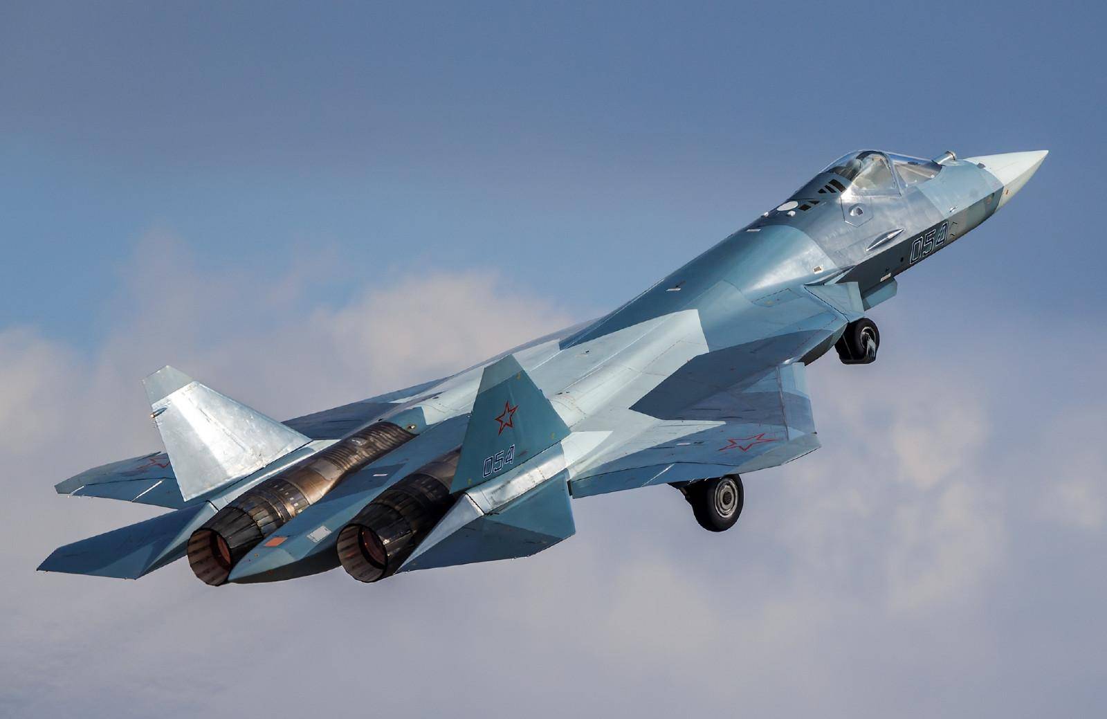 中美俄五代机飞行成本对比f22是40万苏57是25万歼20呢