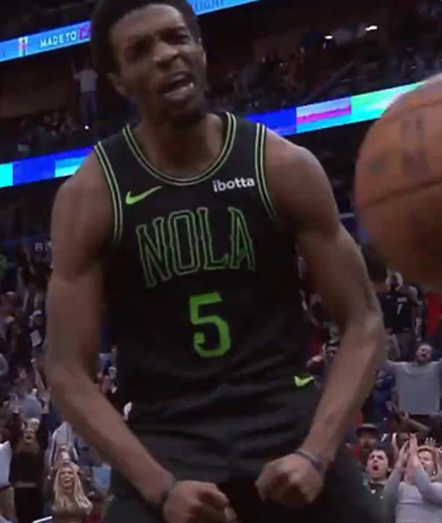 换做之前,乔治这球可能就投出去了,但是这次,他显然是遇到怪物了,一