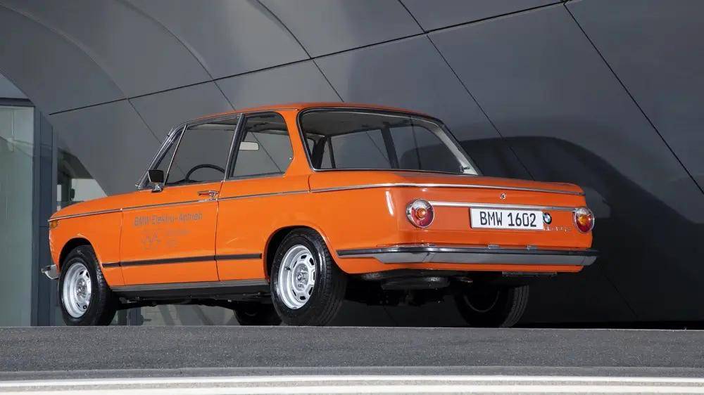 宝马2002 turbo:第一款量产涡轮增压的宝马汽车_搜狐