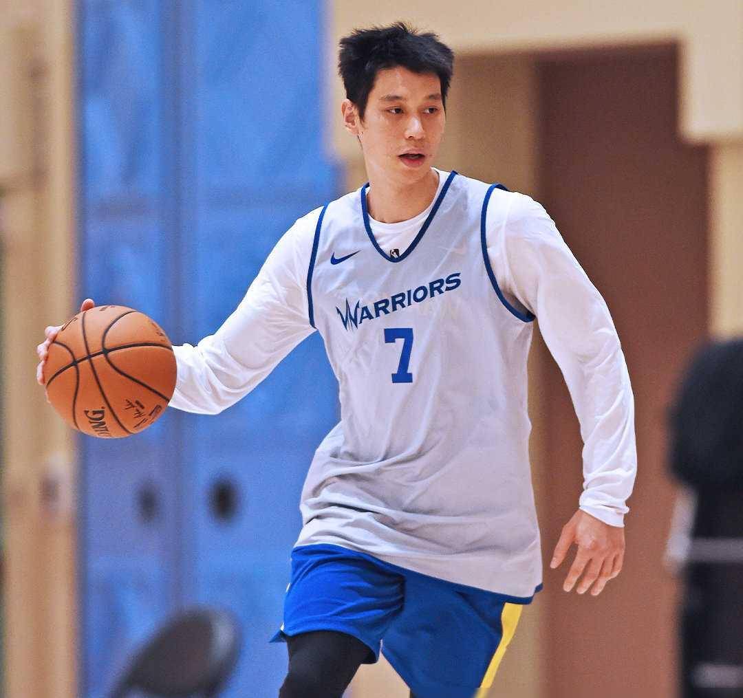 原创知名球星林书豪喜当爹女子现身菲律宾孕肚明显众多队友忙祝贺