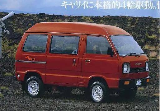 下面是昌河的第一款车型ch110,值得一说的是,国产的第一辆微型面包 