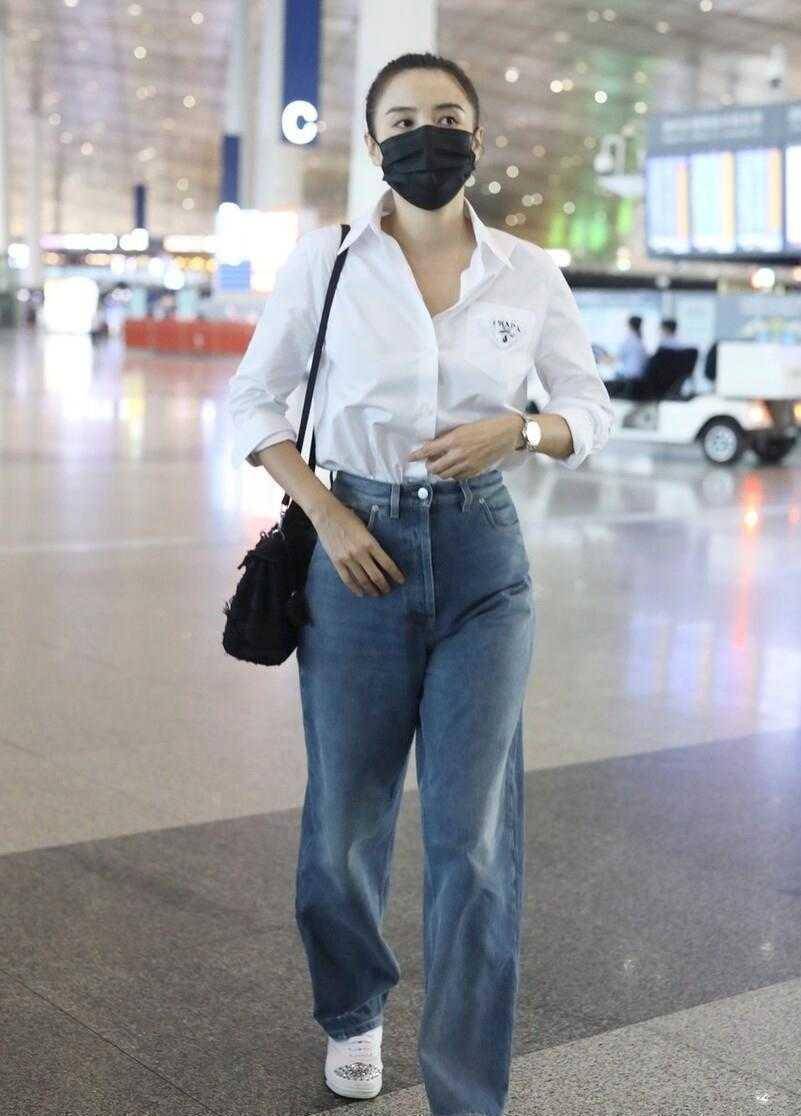 原创宋佳又穿出高级范白衬衫配牛仔裤简洁大方气质太出众